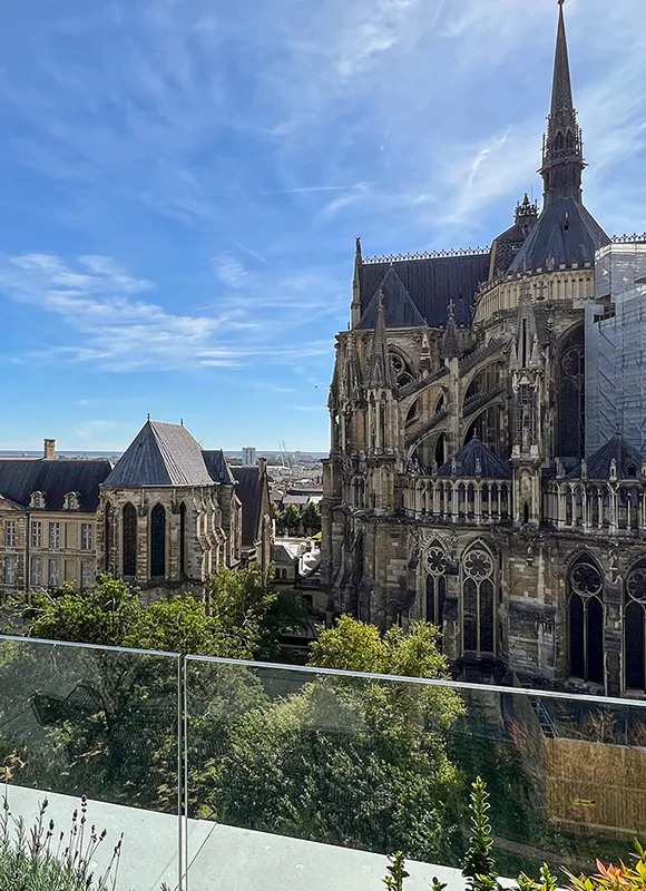 Cathédrale de Reims depuis un rooftop des 7 anges